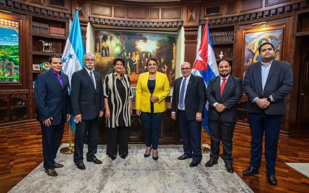 Presidenta Xiomara Castro avanza en la erradicación del analfabetismo en Honduras