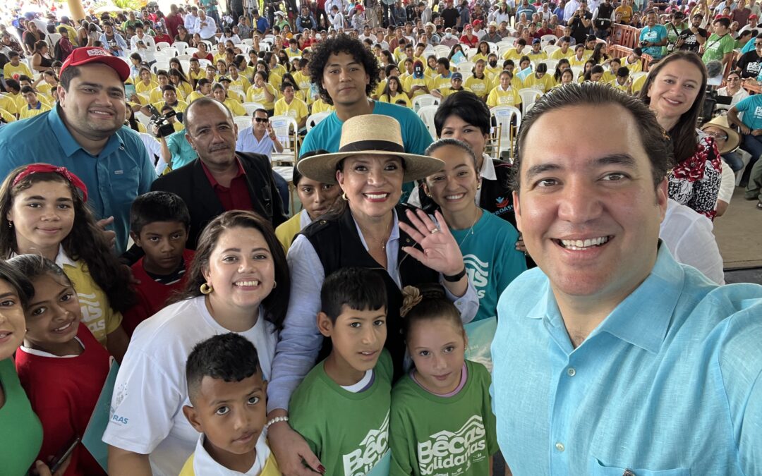 Presidenta lanza en Lamaní, Comayagua programa de Becas Solidarias que beneficiará a 100 mil jóvenes 