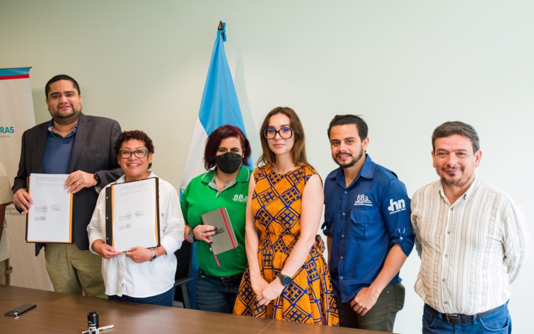SEDESOL firma convenio con la Fundación AMCH y la Red de Desarrollo Sostenible-Honduras (RDS-HN) 