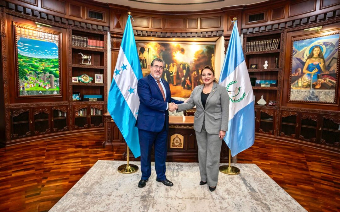 Xiomara Castro: “Como Presidenta del SICA, hago un llamado urgente a la Asamblea Legislativa de Guatemala para que se cumpla el mandato constitucional y se proceda a la toma de promesa de ley del Presidente Bernardo Arévalo”.