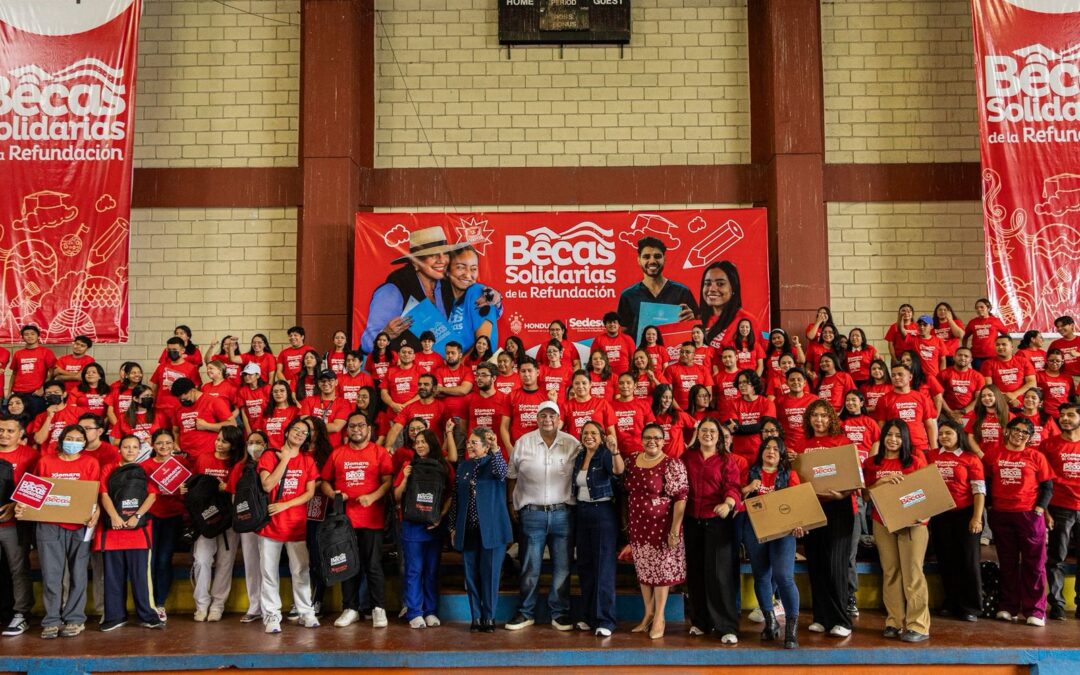 La Secretaría de Desarrollo Social entrega más 1,500 Becas Solidarias Universitarias en Francisco Morazán