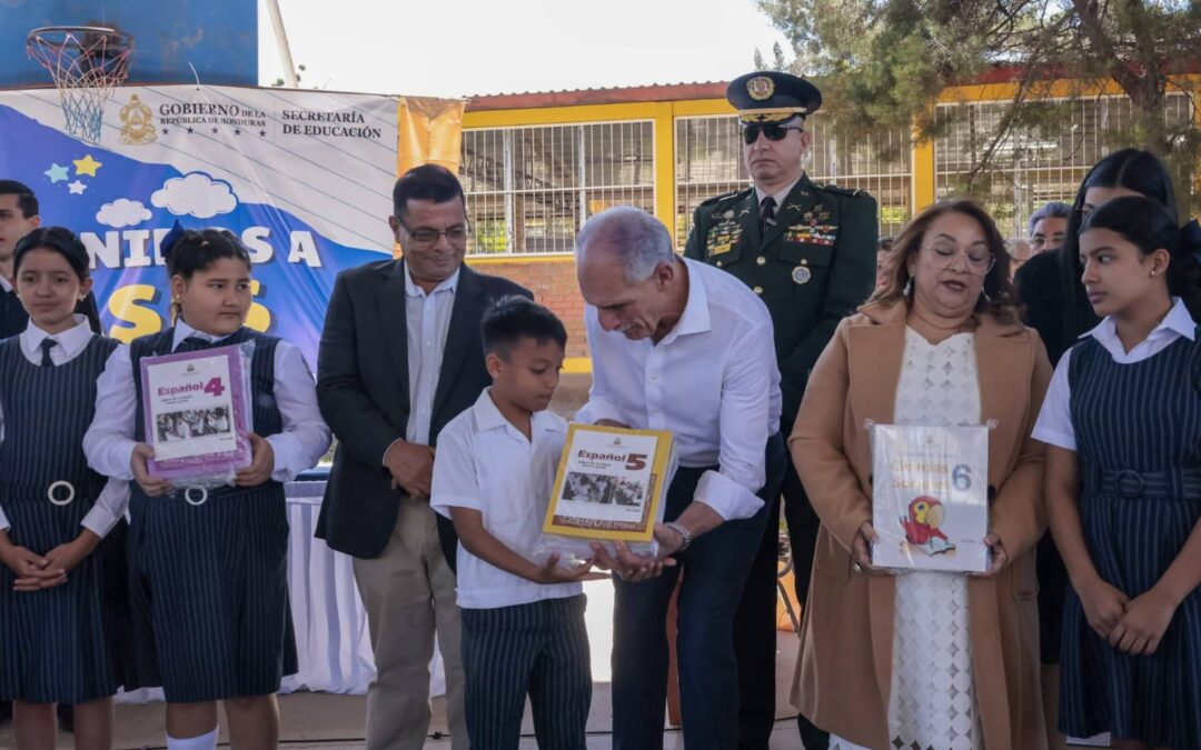 Educación con dignidad: Gobierno inicia Año Escolar 2026 con entrega masiva de libros a nivel nacional