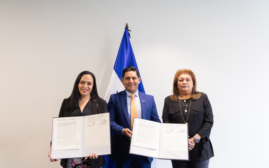 Desarrollo Social y Banasupro firman convenio para fortalecer acciones de protección social a grupos vulnerables