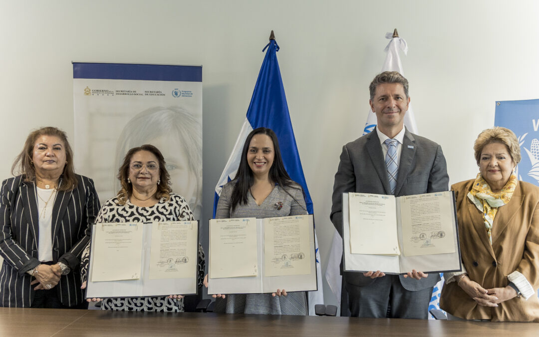 Gobierno firma convenio por L840 millones con el PMA para alimentación escolar de 1.2 millones de niños y niñas